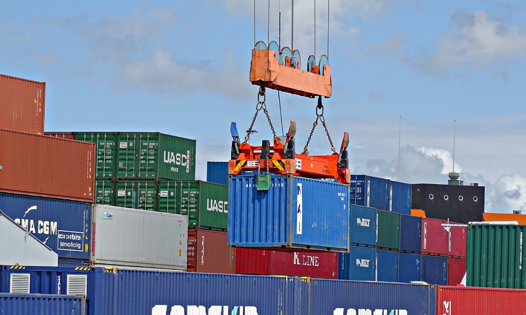ship-transport-vehicle-mast-port-container-553345-pxhere.com